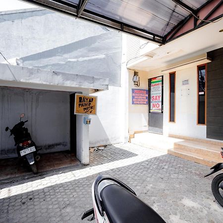 J&B Rooms Tomang Jakarta Mitra Reddoorz Exterior foto