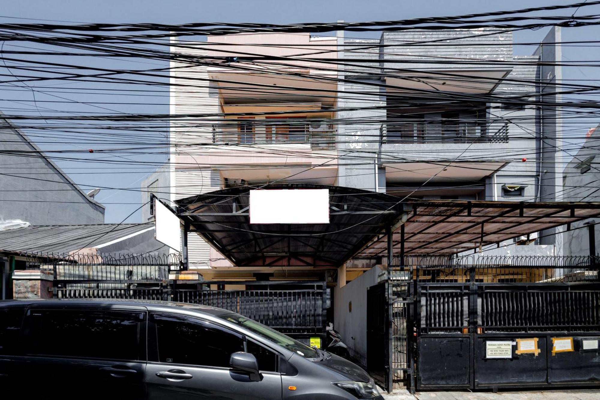 J&B Rooms Tomang Jakarta Mitra Reddoorz Exterior foto